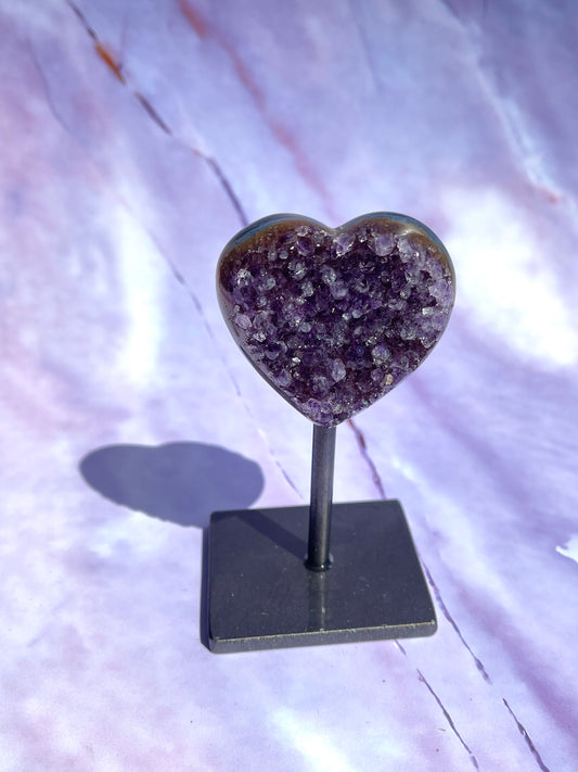 Amethyst heart on a fixed stand